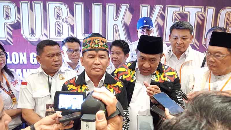 Agustiar Komitmen Melanjutkan Proyek Kereta Api