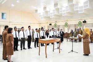 Pj Bupati Resmikan PAW Delapan Anggota BPD Pulang Pisau 
