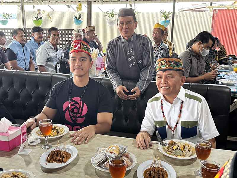 Sarapan Bersama Agustiar dan Kaesang Pangarep