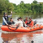 Tinjau Lokasi Genangan Air, Pj Walikota Bagikan Sembako