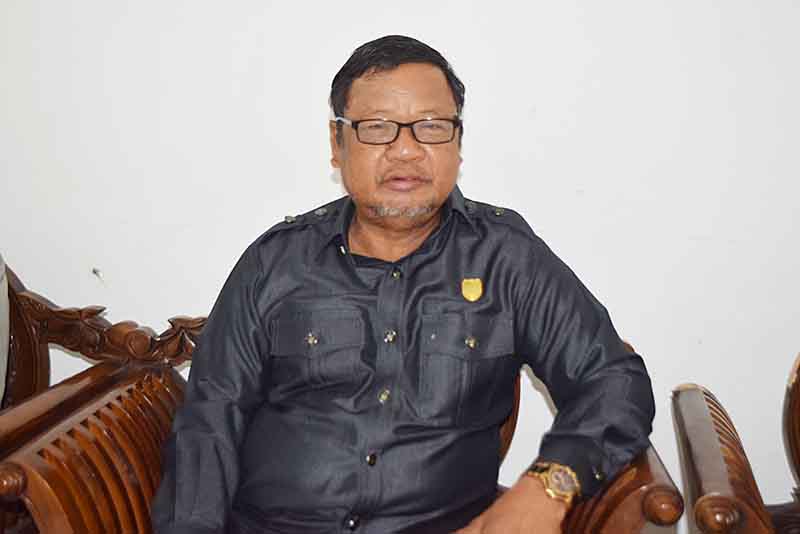 Anggota DPRD Gumas Singong