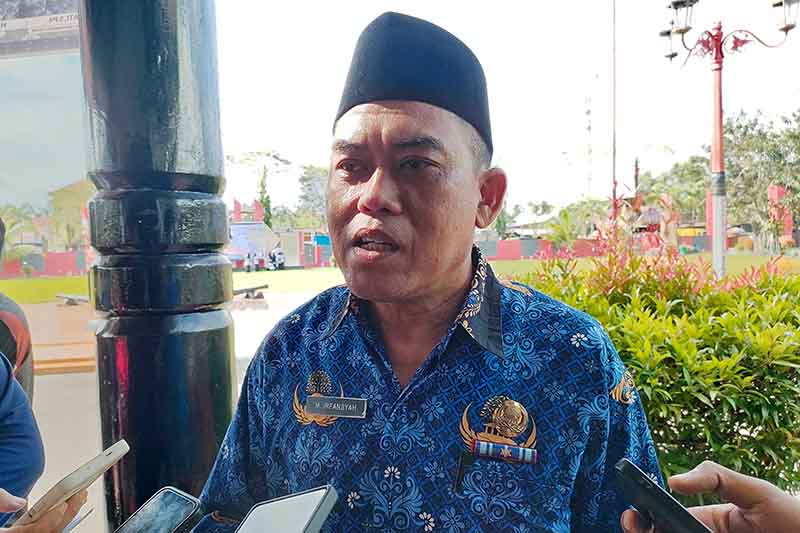 Kepala Disdik Kotim, Muhammad Irfansyah saat diwawancarai awak media