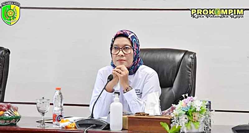 Pj Walikota Palangka Raya Hera Nugrahayu, saat menghadiri rapat arahan Mendagri