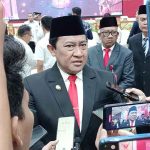 Wagub Kalteng, Edy Pratowo saat diwawancarai awak media