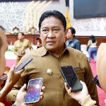 Wagub Kalteng, Edy Pratowo saat diwawancarai media