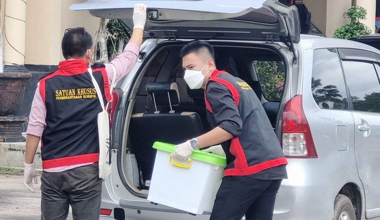 Kantor Sekwan dan Disnakertrans Lamandau Digeledah