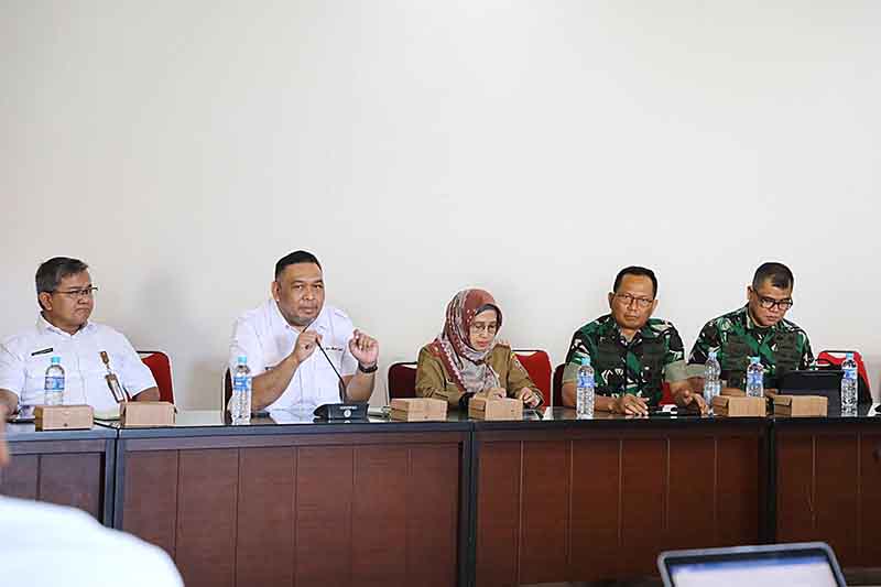 Kepala Dinas TPHP Kalteng, Sunarti bersama Direktur Jenderal PSP, Andi Nur Alamsyah