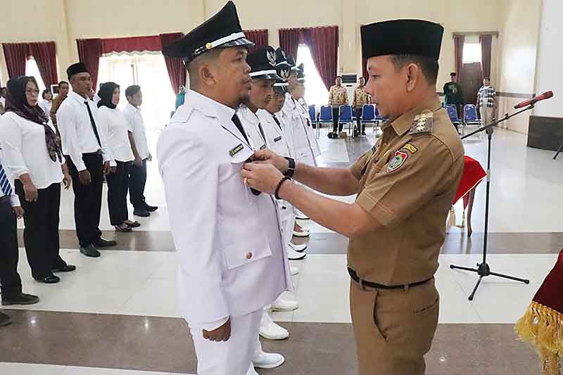 Pj. Bupati Lantik Calon PAW Kades Terpilih dan Pj. Kades 