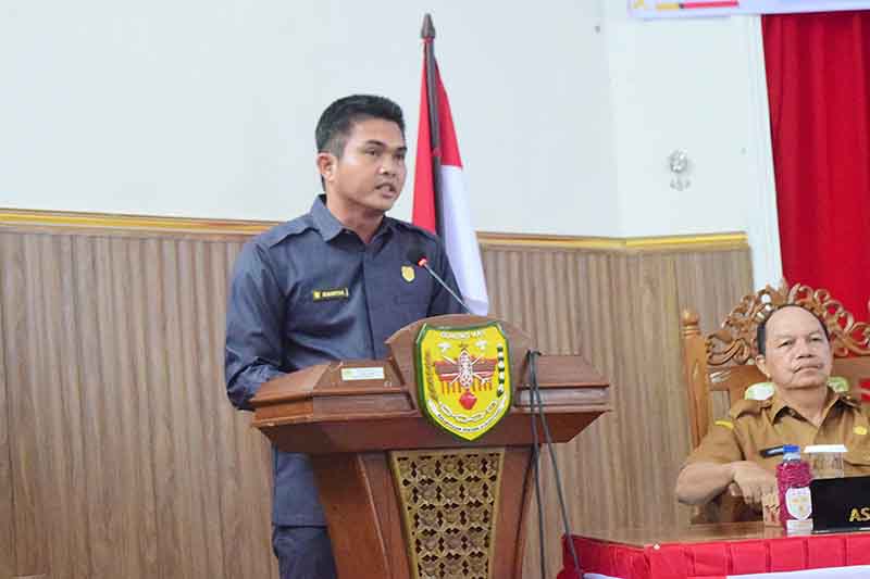 Ketua DPRD Kabupaten Gumas, Binartha.