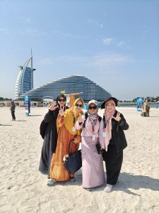 Dari Permukiman Tepi Sungai Menjadi Kota Kaya Raya