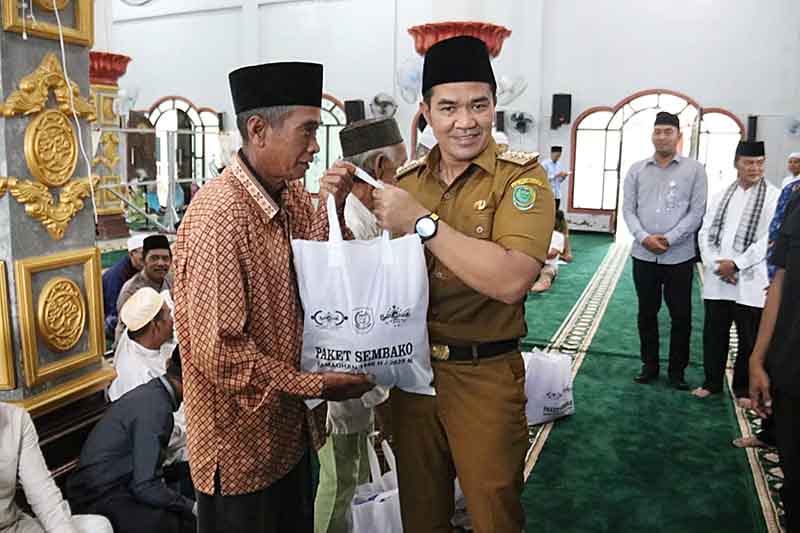 Bupati Pulpis Safari Ramadan di Masjid Al Falah Desa Maliku Baru 