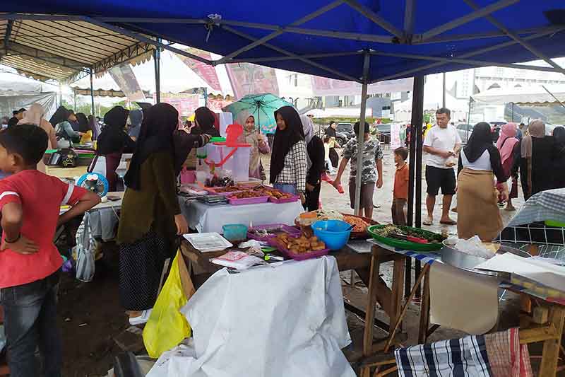 Hari Pertama Puasa, Pasar Ramadhan Dibuka