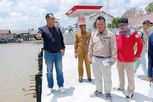 Pelabuhan Perikanan Kuala Pembuang Sebagai Pusat Kegiatan 