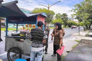 Sosialisasi Tertibkan Penggunaan Trotoar Pelaku Usaha 