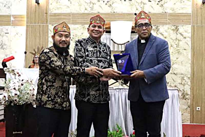 Momen Paskah, Bupati Komitmen Bermitra dengan Gereja