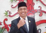 Dewan Sambut Baik Gerakan Pembagian Bendera Merah Putih oleh Dinkes Kapuas