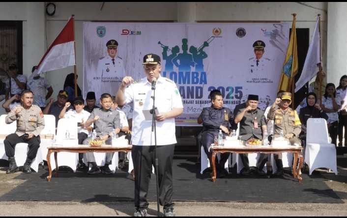 Bupati Buka Lomba Drumband Tingkat SD-SLTP