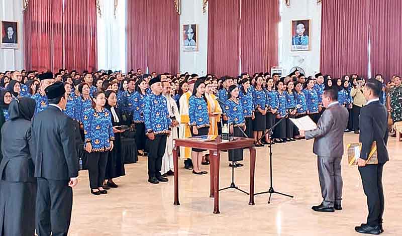 Bupati Melantik 856 CPNS dan P3K di Kapuas