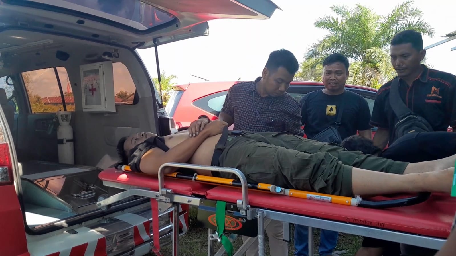 Tukang AC Kritis Usai Tersengat Listrik
