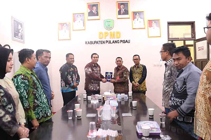 Wabup Terima Kunker Wabup dan DPRD Tanah Laut 