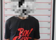 Polisi Ciduk Buruh Pengedar Arak di Kobar