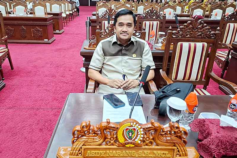 Anggota DPRD Kalteng Asdy Narang