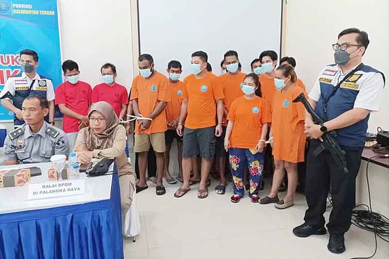 Bantu Istri Edar Sabu, Mengaku Polisi saat Diinterogasi
