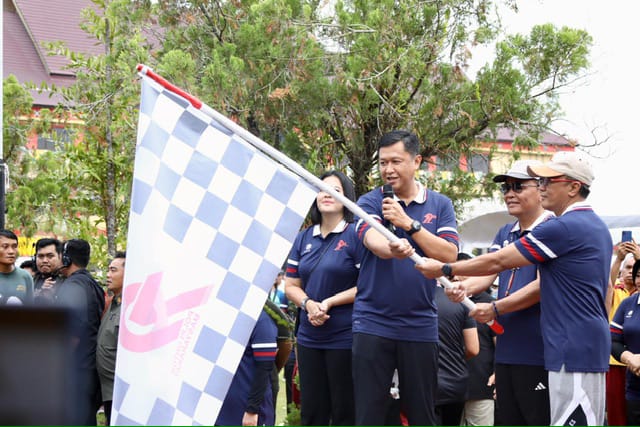 Gubernur Hadiri Jalan Santai Peringatan Hari Bhayangkara ke-79