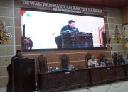 Bupati Kapuas Sampaikan Jawaban Padangan Umum Fraksi 