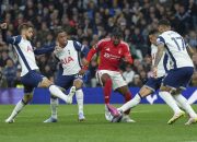Dapat ‘Durian Runtuh’ dari Mantan Pemain, Man United Justru Pusing Jual Pemain Sendiri!