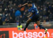 Inter Milan di Ujung Tanduk: Denzel Dumfries Bisa Hengkang karena Klausul Murah