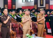 Gubernur Tegaskan Komitmen Program 1 Rumah 1 Sarjana