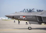 Pilot Uji TNI AU Berhasil Terbangkan Prototipe