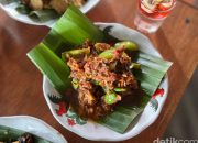PNS Paling Suka Makan di Warung Bakso