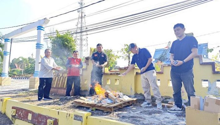 Jaga Keamanan Data, Ribuan KTP-el Invalid Warga Dimusnahkan 
