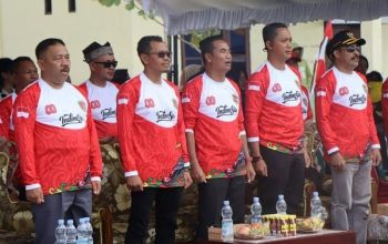 Ketua DPRD Katingan Marwan Susanto, S.Sos, MAP saat menghadiri acara pembukaan Karnaval Kemerdekaan di Halaman Kantor Desa Hampalit, Rabu (20/8/2025). Foto: IST