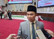 Dewan Beri Bantuan Alat Pemotong Rumput ke Lapas Palangka Raya