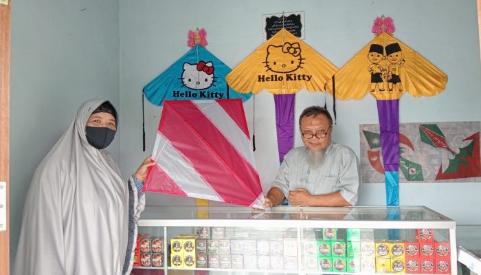 Awalnya Jualan Layangan di Dapur, Kini Punya Toko Pakde
