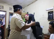 Prabowo Peluk Keluarga Almarhum Affan Kurniawan