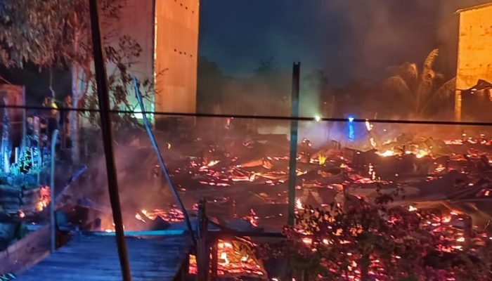 Diduga Korsleting, Dua Rumah dan Tujuh Gedung Walet Ludes