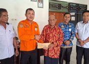 Pemkab Gumas Serahkan Bantuan bagi Korban Kebakaran di Kampuri