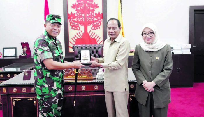 Tingkatkan Sinergisitas, Pangdam Silaturahmi ke DPRD