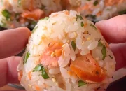Resep Onigiri Salmon Panggang dengan Daun Shiso