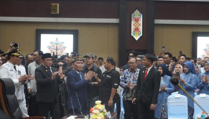 Pemimpin Daerah Adalah Pelayanan Rakyat