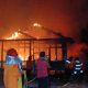Mau Bakar Sarang Tawon, Barak dan Rumah Ludes