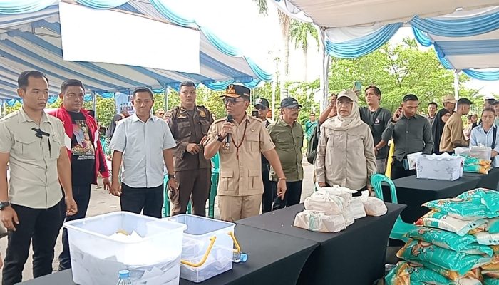 Gubernur Naik Pitam, Pembagian Sembako dari Presiden Amburadul