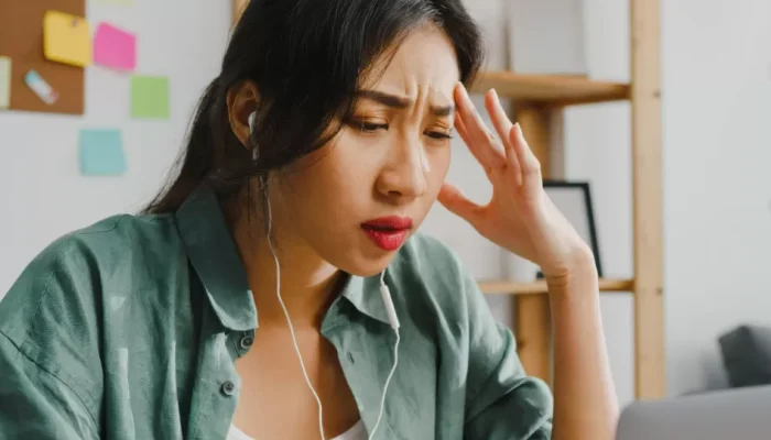 Pernah Merasakan Sakit Kepala Sebelah Berdenyut Hebat? Kenali Penyebab Migrain dan Cara Mengatasinya