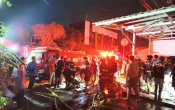 Cucu Selamatkan Nenek 80 Tahun dari Kobaran Api