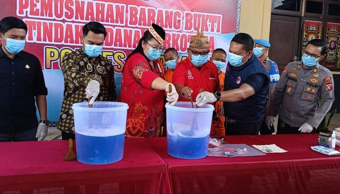 Polres Kapuas Musnahkan 1 Kg Obat Terlarang