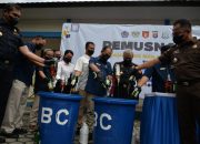 Bea Cukai Musnahkan Ratusan Ribu Barang Ilegal